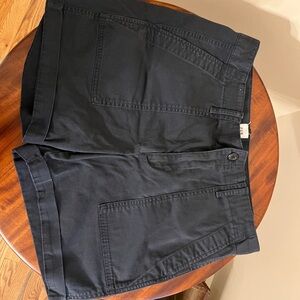 GAP Navy 5” Khaki Shorts Size 8